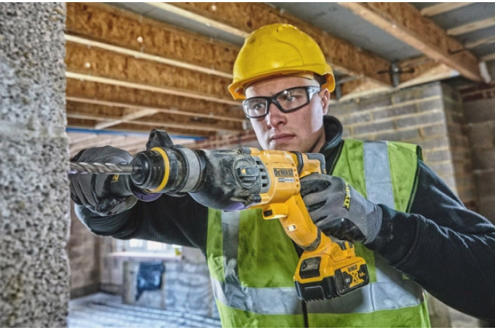 Рейтинг лучших перфораторов DeWALT 2025