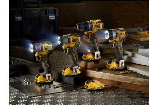 7 лучших шуруповертов DeWALT — рейтинг 2025 года