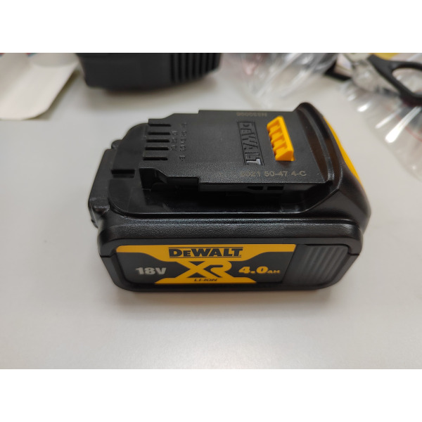Зарядний пристрій DCB1102MD DCB1102MD TYPE 1