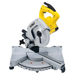 Торцевая пила DW700