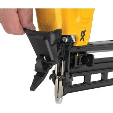 Пистолет гвоздезабивной аккумуляторный бесщёточный DeWALT DCN662NT - №7